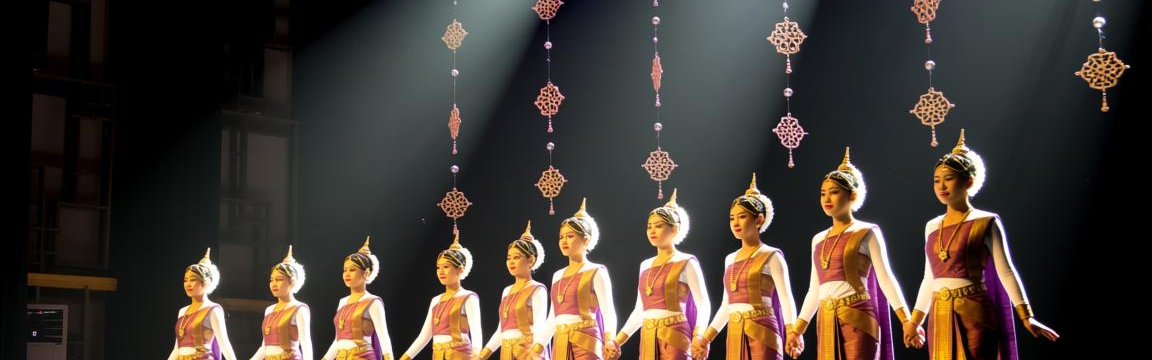 礼仪表演报幕词:（礼仪表演报幕词怎么写）