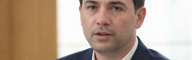 初次见面说话的技巧:（和领导初次见面说话的技巧）