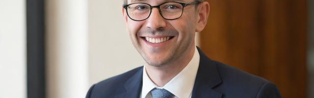 与人初次见面说什么:（与人初次见面说什么祝福语）