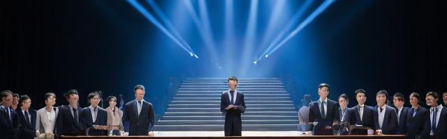 礼仪怎样引领领导上台:（如何引导领导上台）