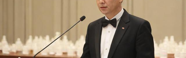 致悼词的人要注意什么礼仪:（致悼词注意事项）