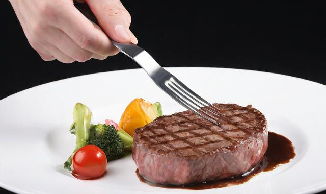 吃牛排礼仪注意事项:（吃牛排礼仪注意事项是什么）